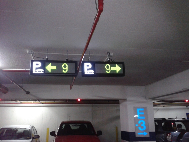 Parking aisle and directional display at the Santiago project